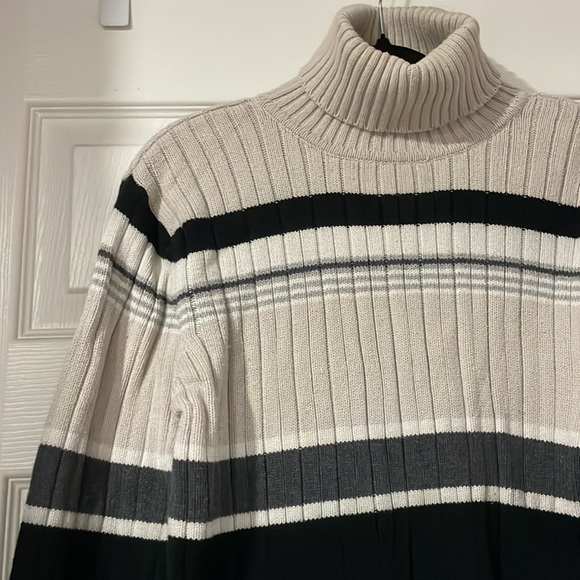 One on One 90s knit striped turtle neck - Picture 2 of 4